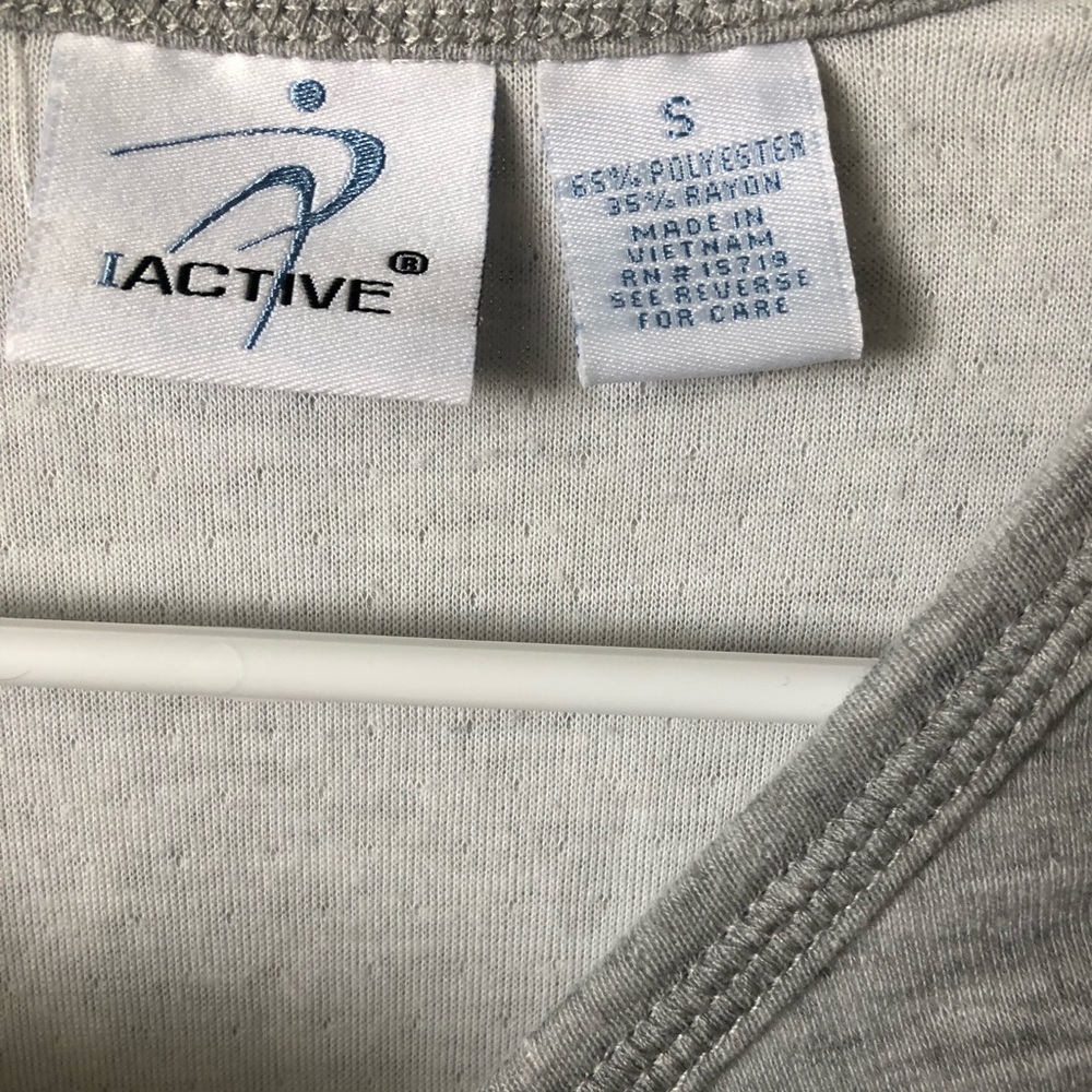 Women’s Small IActive Cropped Sweatshirt - Picture 2 of 5